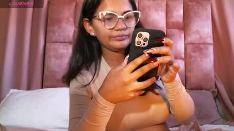 miasaandovaal 22 online show from January 10, 9:10 pm