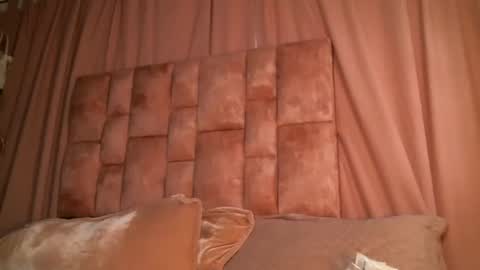 miasaandovaal 22 online show from December 2, 8:15 pm