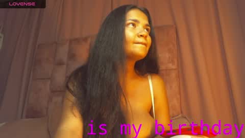 Snapshot of miasandoval_22 chatting on May 13, 9:11 pm miasaandovaal 22 online show from May 13, 9:11 pm