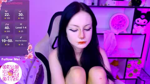 Mia  online show from December 4, 8:17 pm