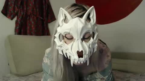 Mia online show from September 28, 9:09 pm