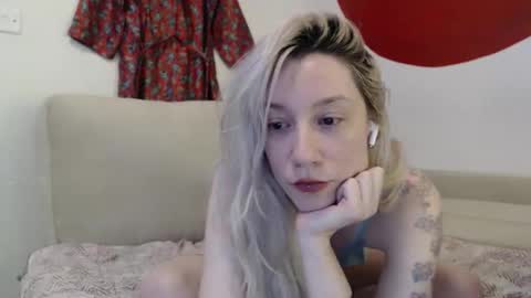 Mia online show from October 2, 2:51 am