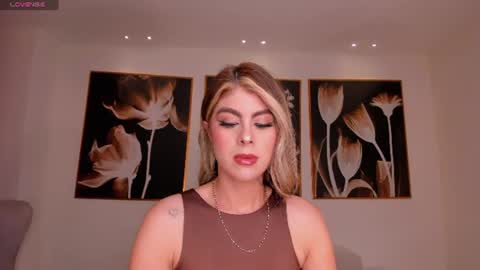 Mia Silva online show from June 16, 11:46 am