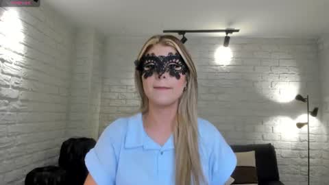 Mia Silva online show from June 19, 11:03 am