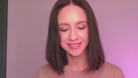 Mia online show from September 24, 7:23 am