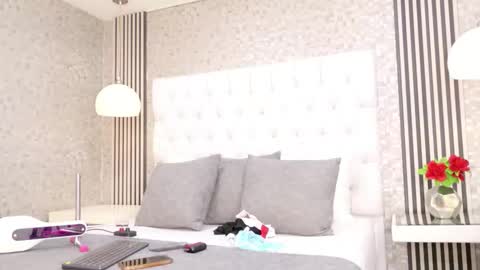 Snapshot of miasweetth chatting on February 3, 3:26 am Mia Sweetth online show from February 3, 3:26 am