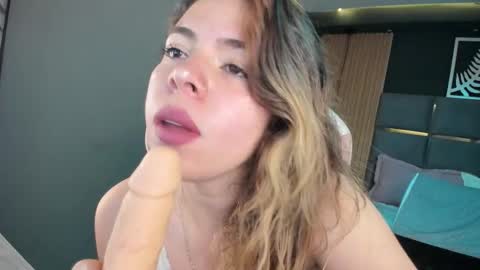 miatorres4 online show from November 4, 3:49 am