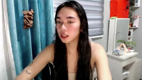 Mia online show from May 8, 8:41 am