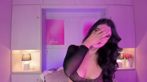 miaturnerr_ online show from May 23, 4:18 am