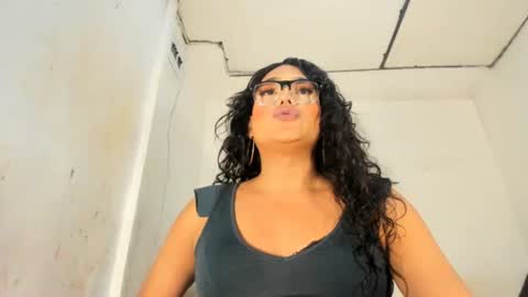 miavaniity54 online show from May 13, 9:22 pm