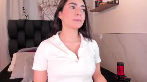 Snapshot of miavelvet1 chatting on June 17, 7:04 pm miavelvet1 online show from June 17, 7:04 pm