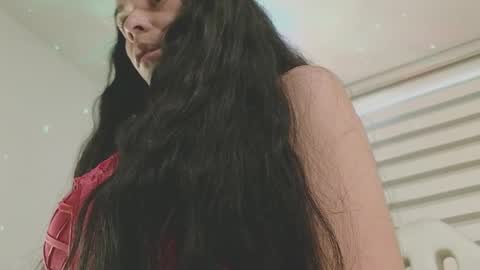 Mia online show from February 28, 8:28 pm