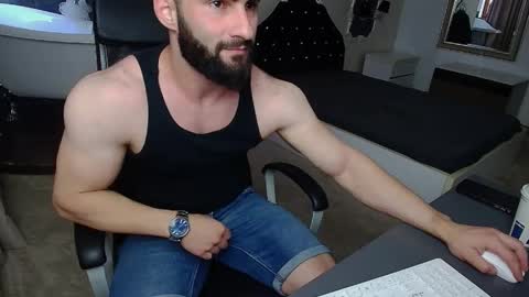 MicahLane online show from May 28, 4:32 am