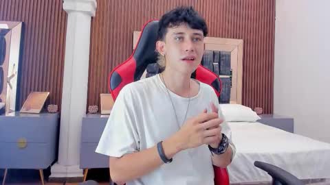 Michael online show from October 17, 8:33 pm