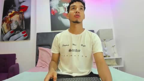 Snapshot of michael__ross chatting on January 9, 11:24 am Michael Ross online show from January 9, 11:24 am