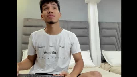 Snapshot of michael__ross chatting on January 13, 11:48 am Michael Ross online show from January 13, 11:48 am