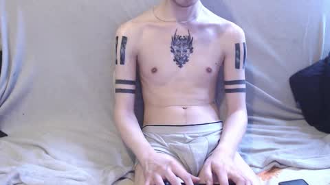 Snapshot of michael_danymans chatting on February 20, 7:03 pm Michael online show from February 20, 7:03 pm