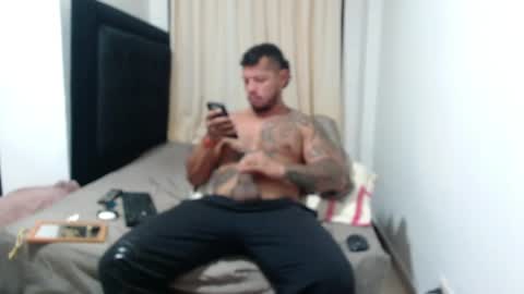 Snapshot of michael_daviss1 chatting on June 4, 10:38 pm Michael Daviss online show from June 4, 10:38 pm