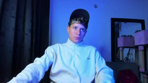 michael independent model  online show from March 28, 11:59 pm