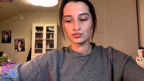 Emily online show from December 16, 4:12 pm