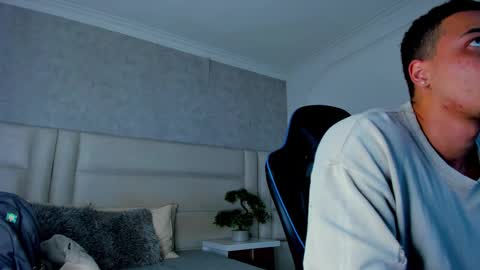 Michael online show from October 23, 4:23 am