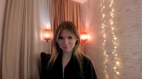 Snapshot of michaelafoxx chatting on November 10, 11:53 am MichaelaFoxx online show from November 10, 11:53 am