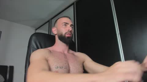 Snapshot of michaelevansx chatting on October 20, 7:47 pm MichaelEvansx online show from October 20, 7:47 pm