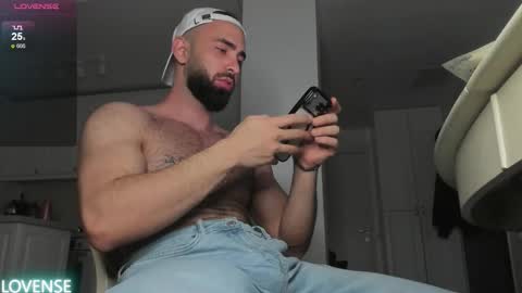 MichaelEvansx online show from December 22, 10:18 pm