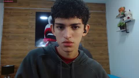 michaelkoiv online show from December 3, 12:14 pm