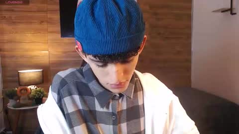 michaelkoiv online show from March 28, 11:43 am