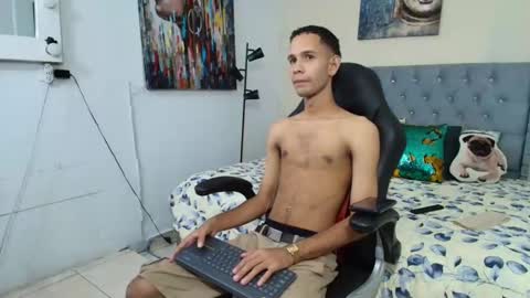 michaell_bellk_ online show from October 21, 7:03 pm
