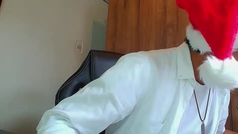 Snapshot of michaelstones chatting on December 24, 2:33 pm michaelstones online show from December 24, 2:33 pm