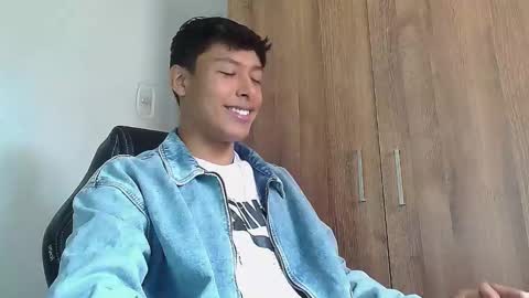 Snapshot of michaelstones chatting on March 11, 2:40 pm michaelstones online show from March 11, 2:40 pm