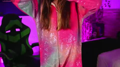 Michael Walkerr online show from February 20, 6:52 pm