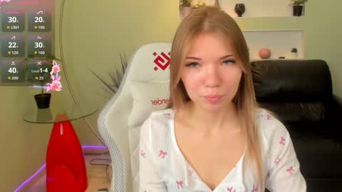 Snapshot of michafox chatting on January 10, 11:56 am michafox online show from January 10, 11:56 am