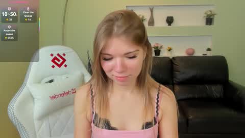 Snapshot of michafox chatting on February 1, 12:48 pm michafox online show from February 1, 12:48 pm