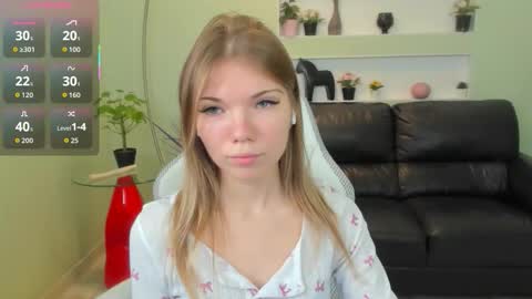 Snapshot of michafox chatting on February 15, 10:36 am michafox online show from February 15, 10:36 am