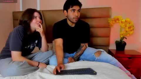 MichelandChris online show from November 25, 2:28 pm