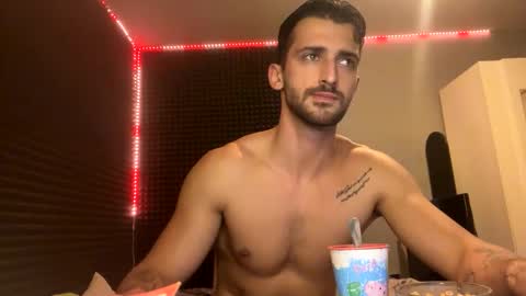 Snapshot of michelemagnetico chatting on September 13, 10:20 pm michelemagnetico online show from September 13, 10:20 pm
