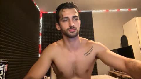 Snapshot of michelemagnetico chatting on September 30, 11:21 pm michelemagnetico online show from September 30, 11:21 pm