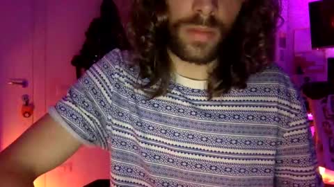 Snapshot of michelestuard chatting on March 5, 9:48 pm MicheleStward online show from March 5, 9:48 pm