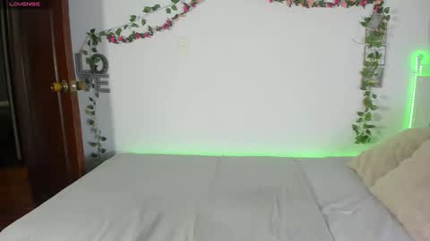 Michell online show from October 22, 11:37 pm