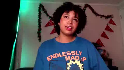 Snapshot of michell_bling chatting on January 3, 7:06 am Michi online show from January 3, 7:06 am