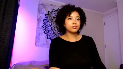 Snapshot of michell_bling chatting on January 25, 3:19 am Michi online show from January 25, 3:19 am