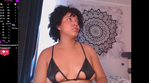 Snapshot of michell_bling chatting on March 4, 11:51 am Michi online show from March 4, 11:51 am