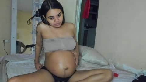michell_smiths online show from May 17, 6:22 am