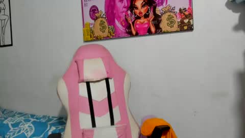michell_smiths online show from July 19, 5:55 am