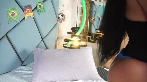 michell_starrr online show from June 18, 2:56 am