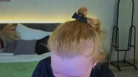 michelle_blond online show from April 5, 9:39 am