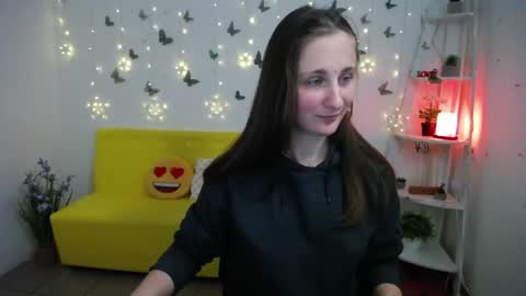 Snapshot of michellee11 chatting on April 23, 12:29 pm Michel online show from April 23, 12:29 pm